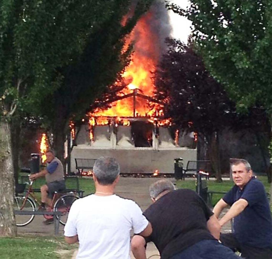 cart incendio chiosco