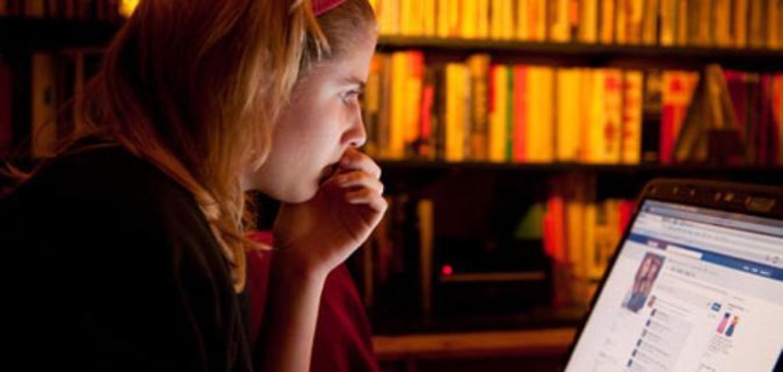 reading_facebook-kfVH--673x320@IlSecoloXIXWEB