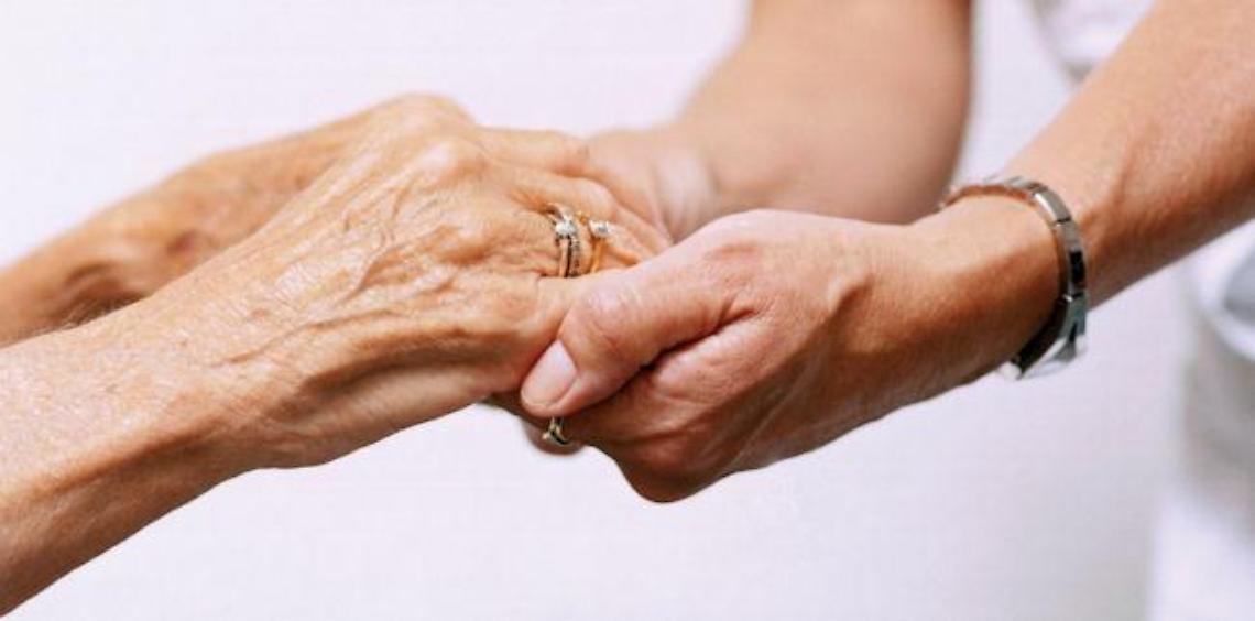 Portogruaro, il teatro si fa abbraccio per chi convive con l’Alzheimer