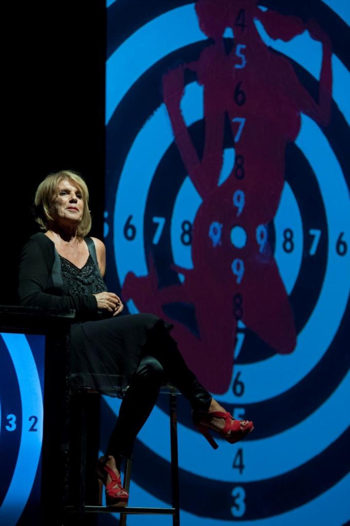 Teatro Asioli Correggio (RE) 1/11/2013Lella Costa in: "FERITE A MORTE"