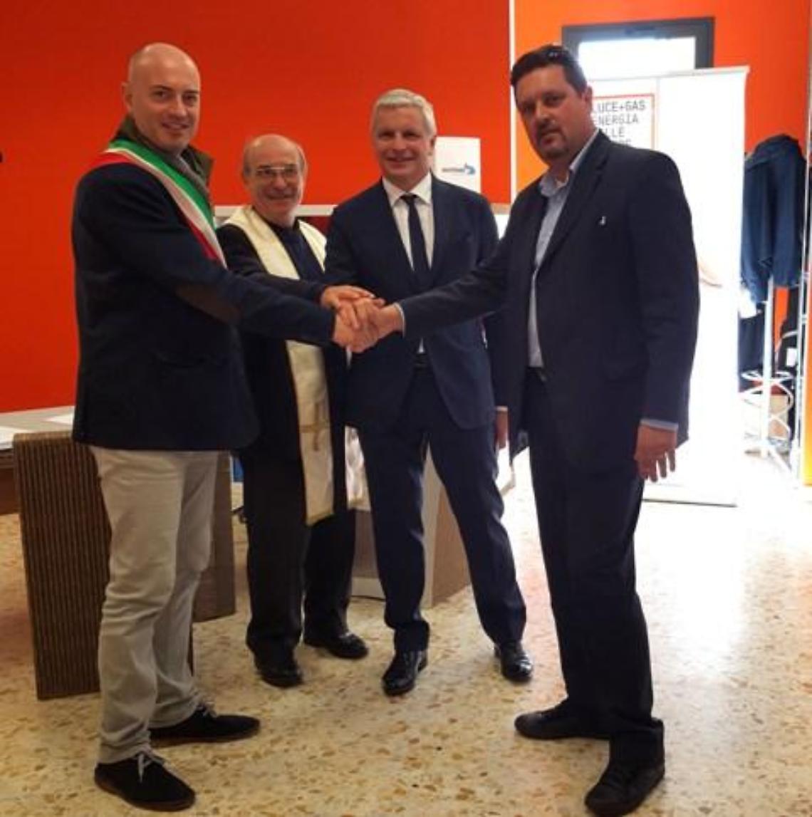 Sindaco-Giacon-con-Don-Giannantonio-Busolin-e-Martinello