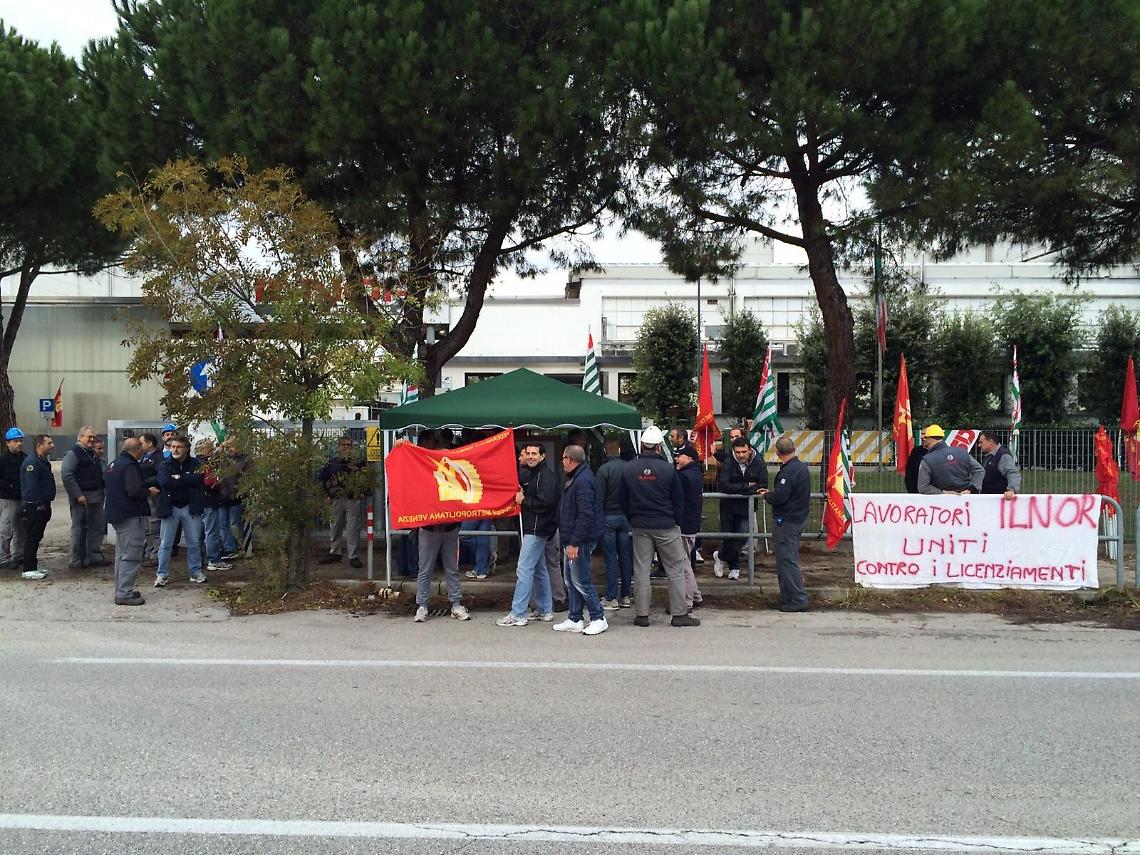 foto protesta dei lavoratori ilnor a scorze╠Ç