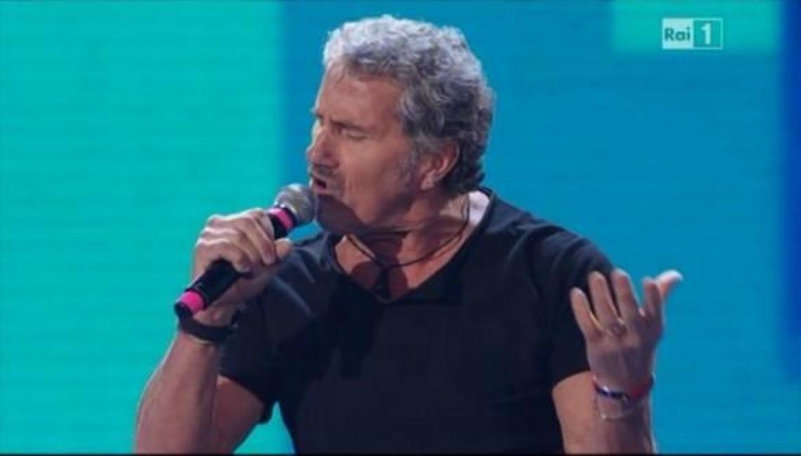 adriano-pappalardo-canta-586x334