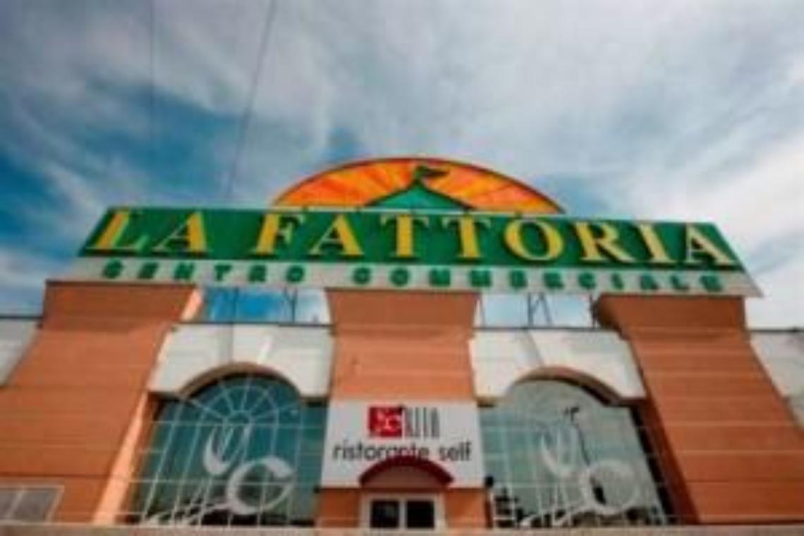 La-Fattoria-centro-commerciale-300x200