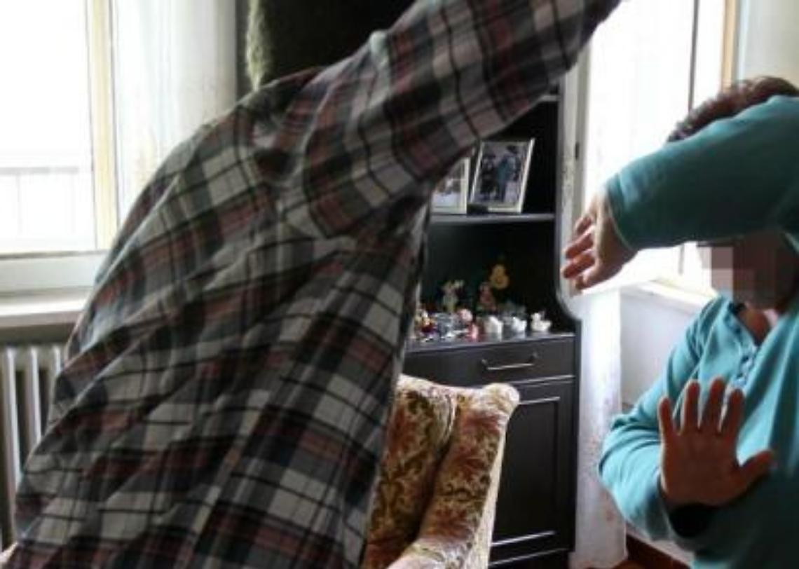 violenza-figlio-sulla-madre