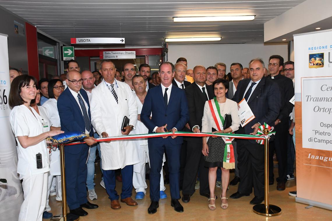 foto taglio nastro (2)