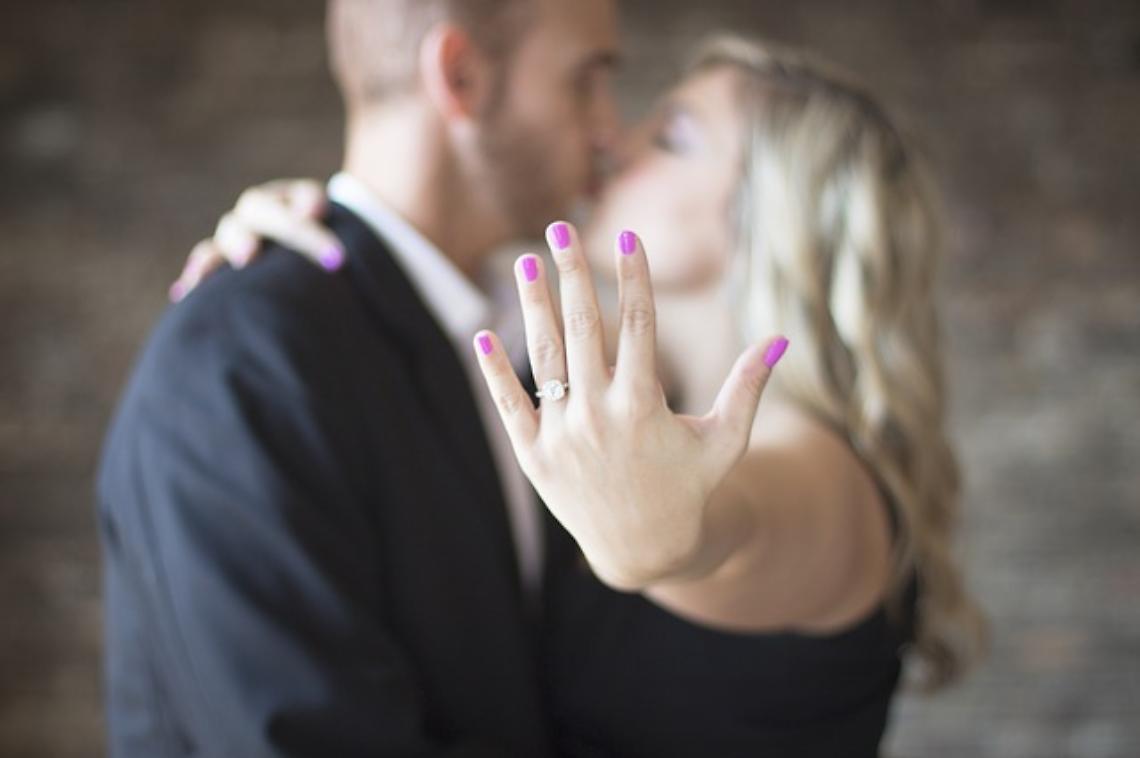engagement-2268925_640