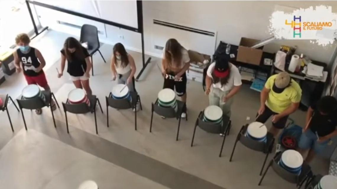 este