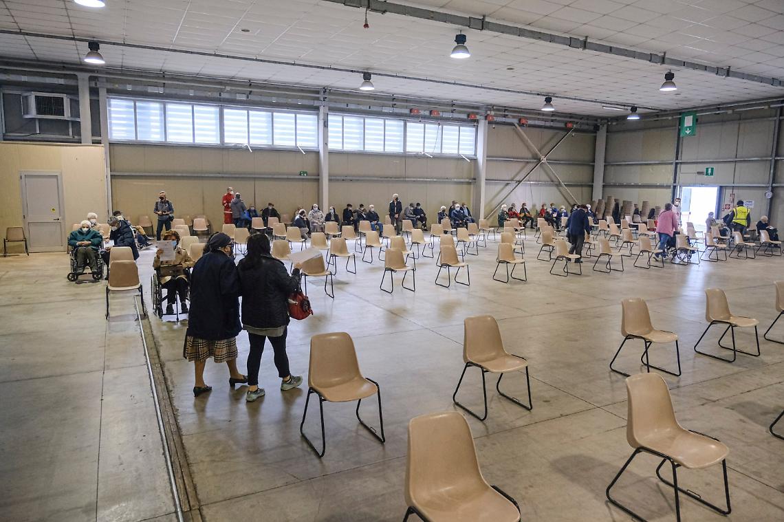 Vaccino, Ulss 6: ecco come è andato il primo v day