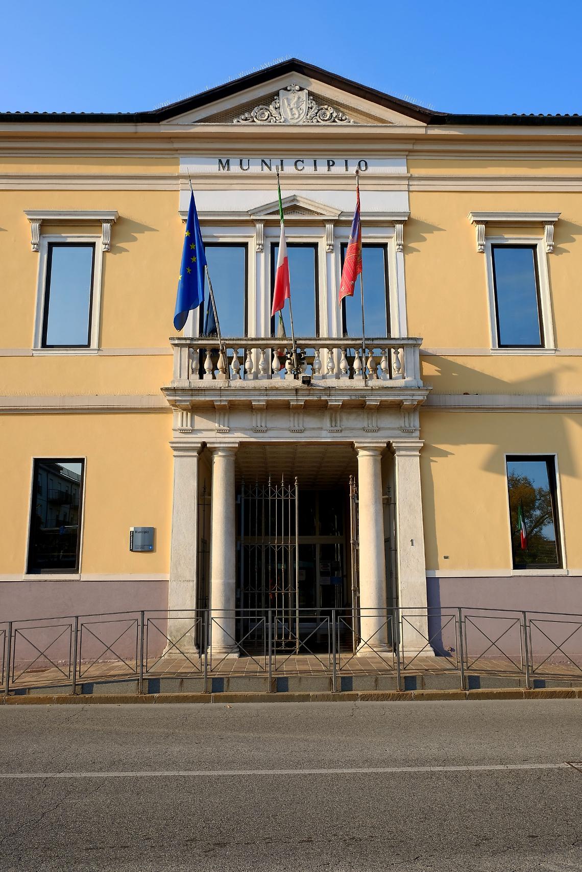 ABANO TERME . LA SEDE DEL COMUNE .©NICOLA FOSSELLA