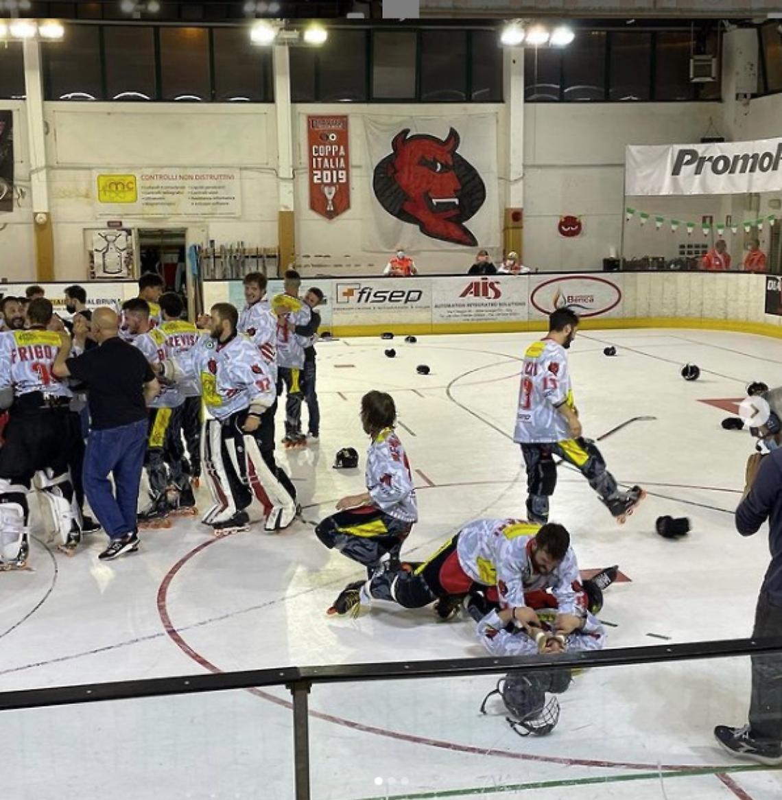 Fine di gara-5 esplode la festa per i diavoli vicenza
