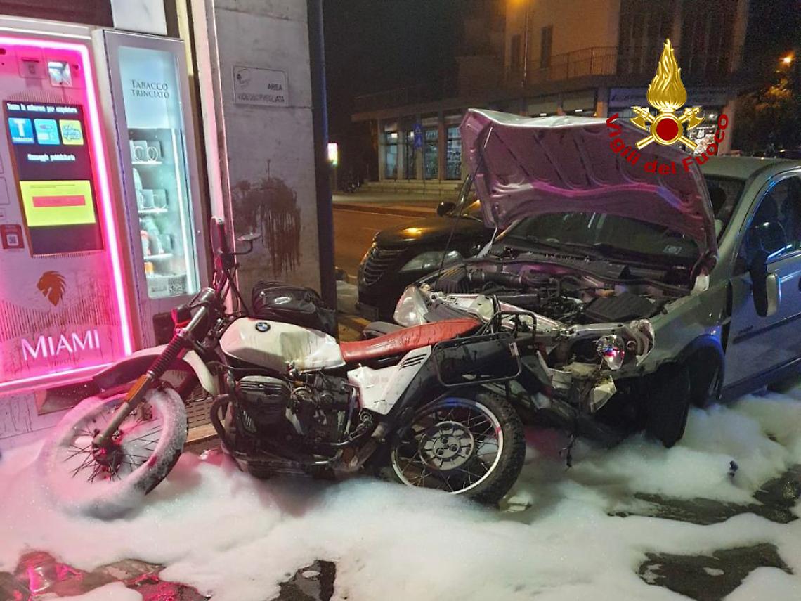 Padova, incidente stradale tra una moto e due auto: deceduto il centauro