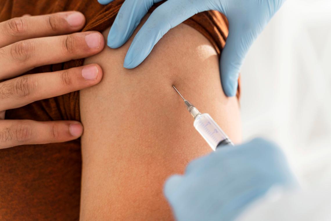 Regione Veneto: l'intervallo per il richiamo al vaccino Pfizer o Moderna passa da 42 a 35 giorni