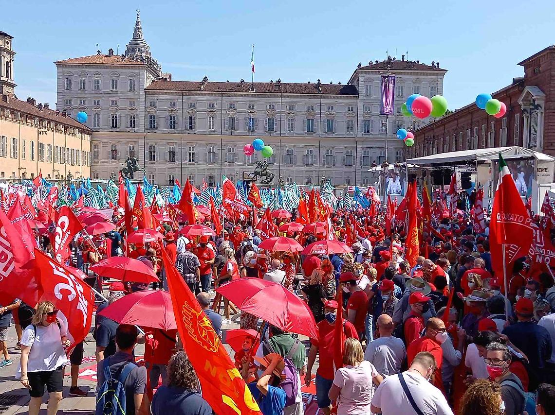 La piazza di Torino oggi 26 giugno 2021