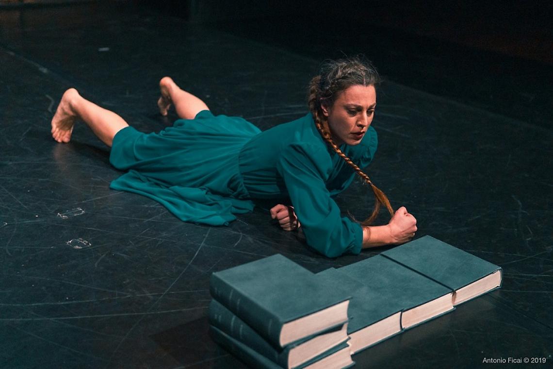 Lucrezia_Maimone-Simposio-del-silenzio_ph_Antonio-Ficai