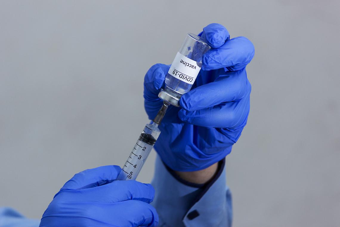 Padova: Ulss 6 Euganea, 6000 dosi AstraZeneca da convertire per i richiami
