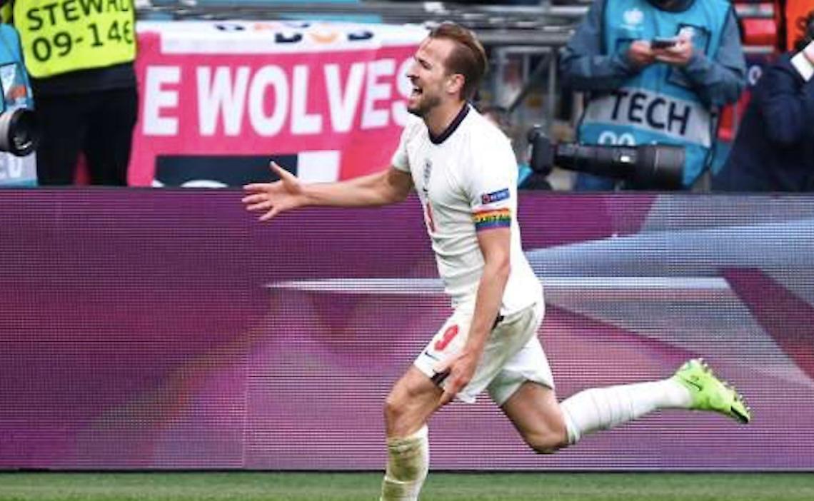 harry Kane esulta battuta Ucraina