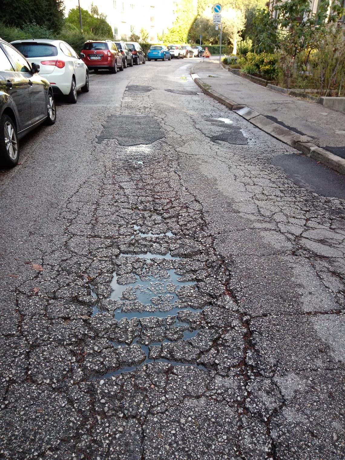 Via Giovanni da Verrazzano strada dissestata 2