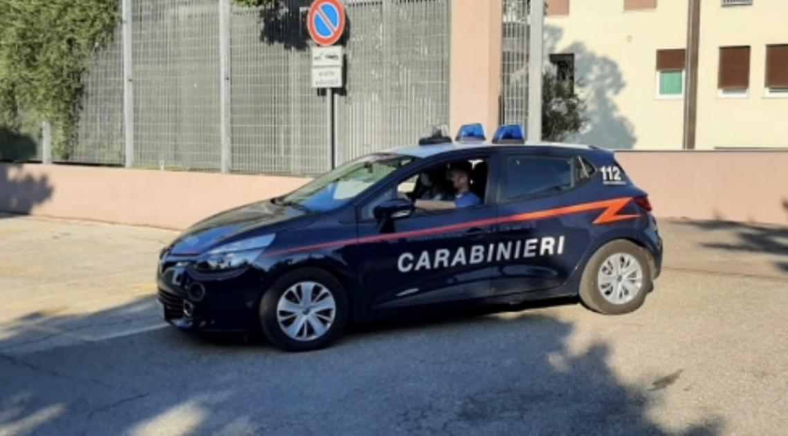 carabinieri in clio