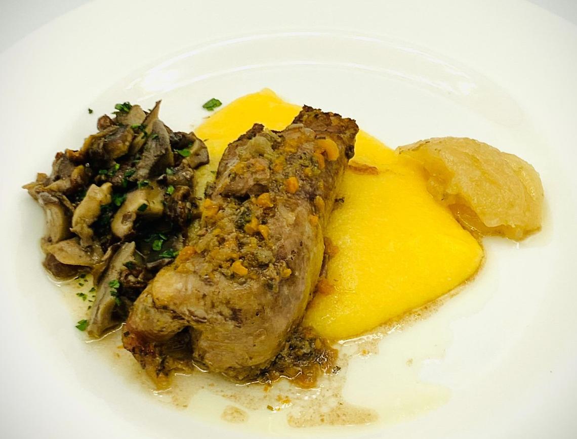 Oca coscia d&rsquo;oca cotta a bassa temperatura con polenta, funghi e mostarda vicentina