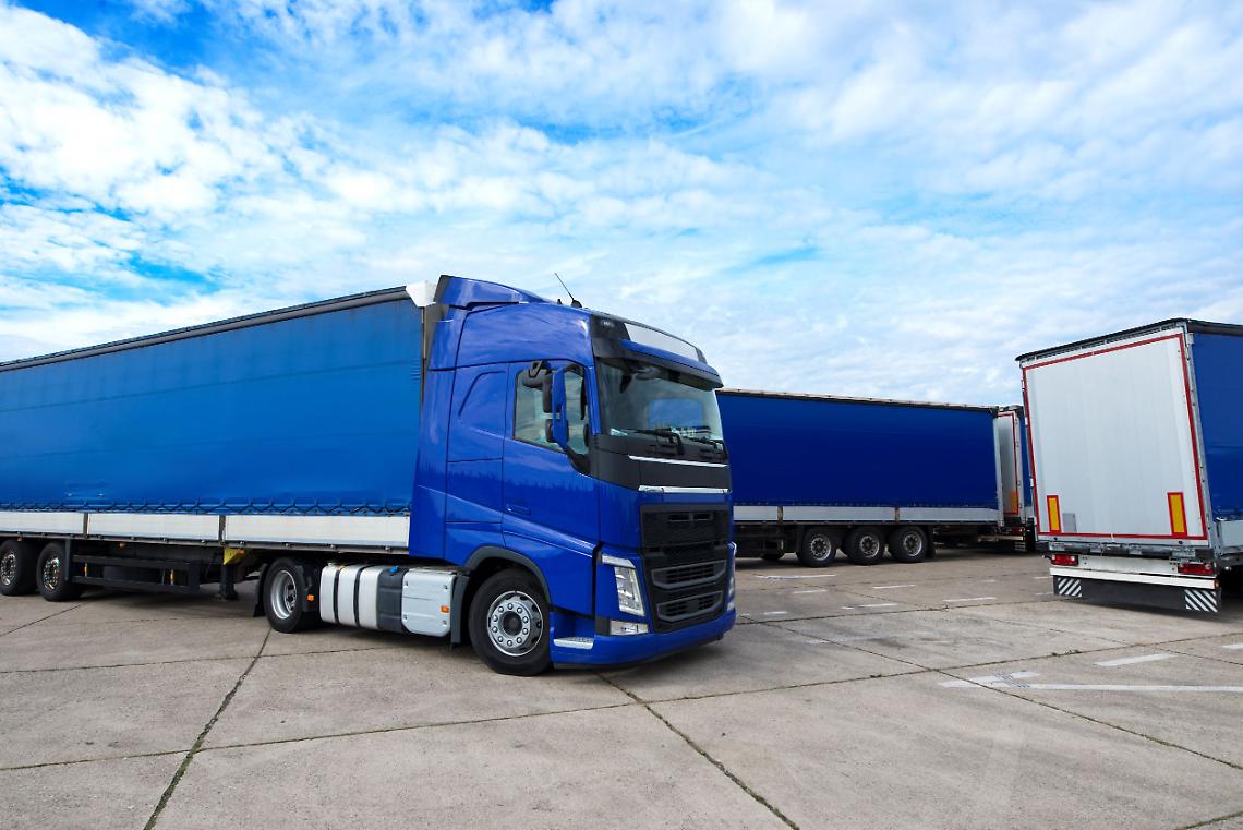 camion autotrasportii