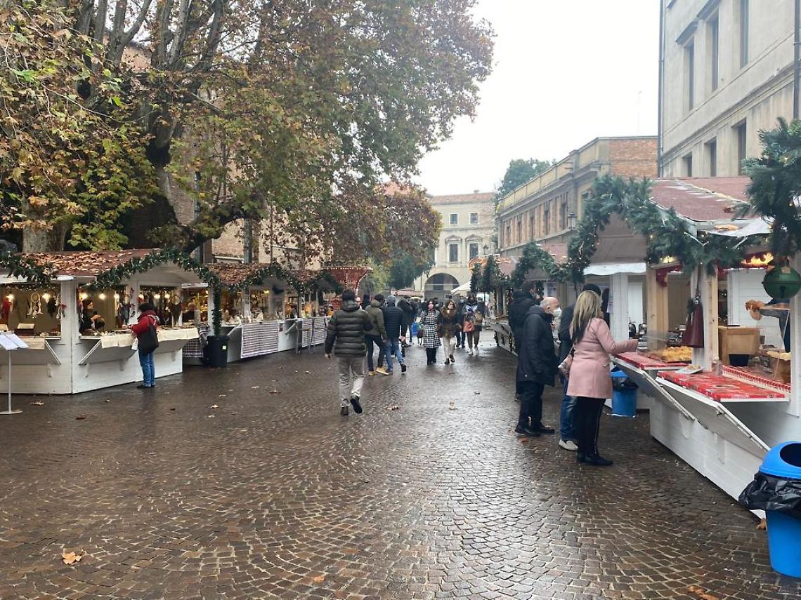 padova mercatini piazza eremitani (3)