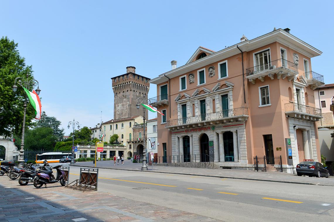 Vicena via Roma