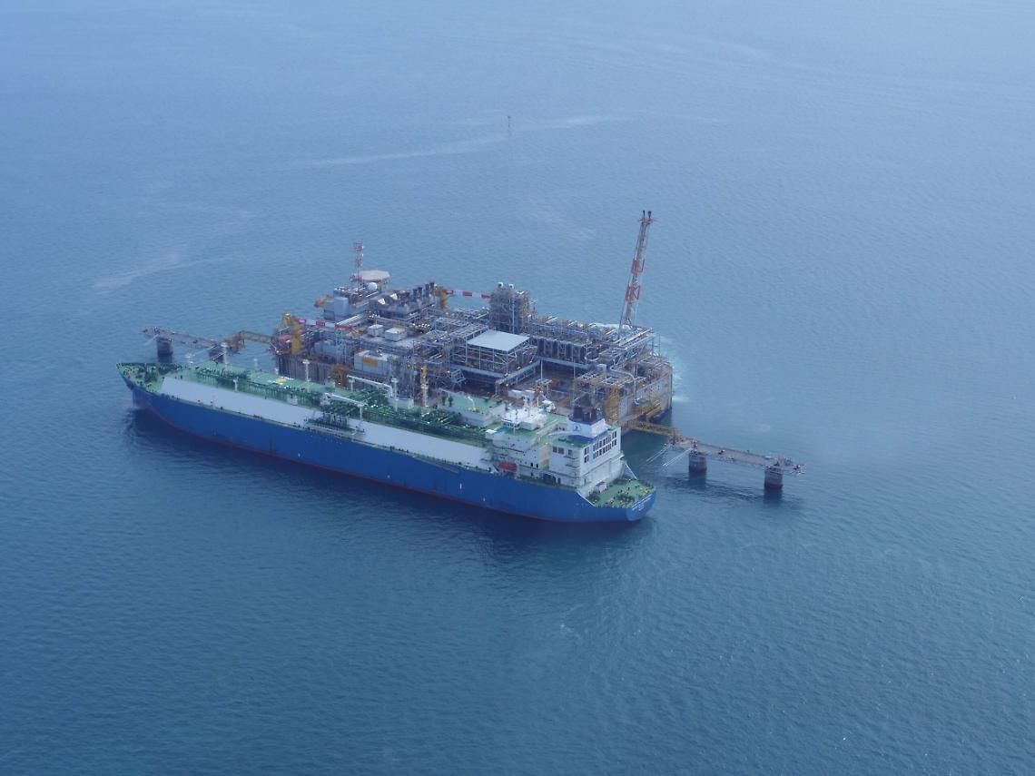 Adriatic LNG_terminale e nave metaniera attraccata