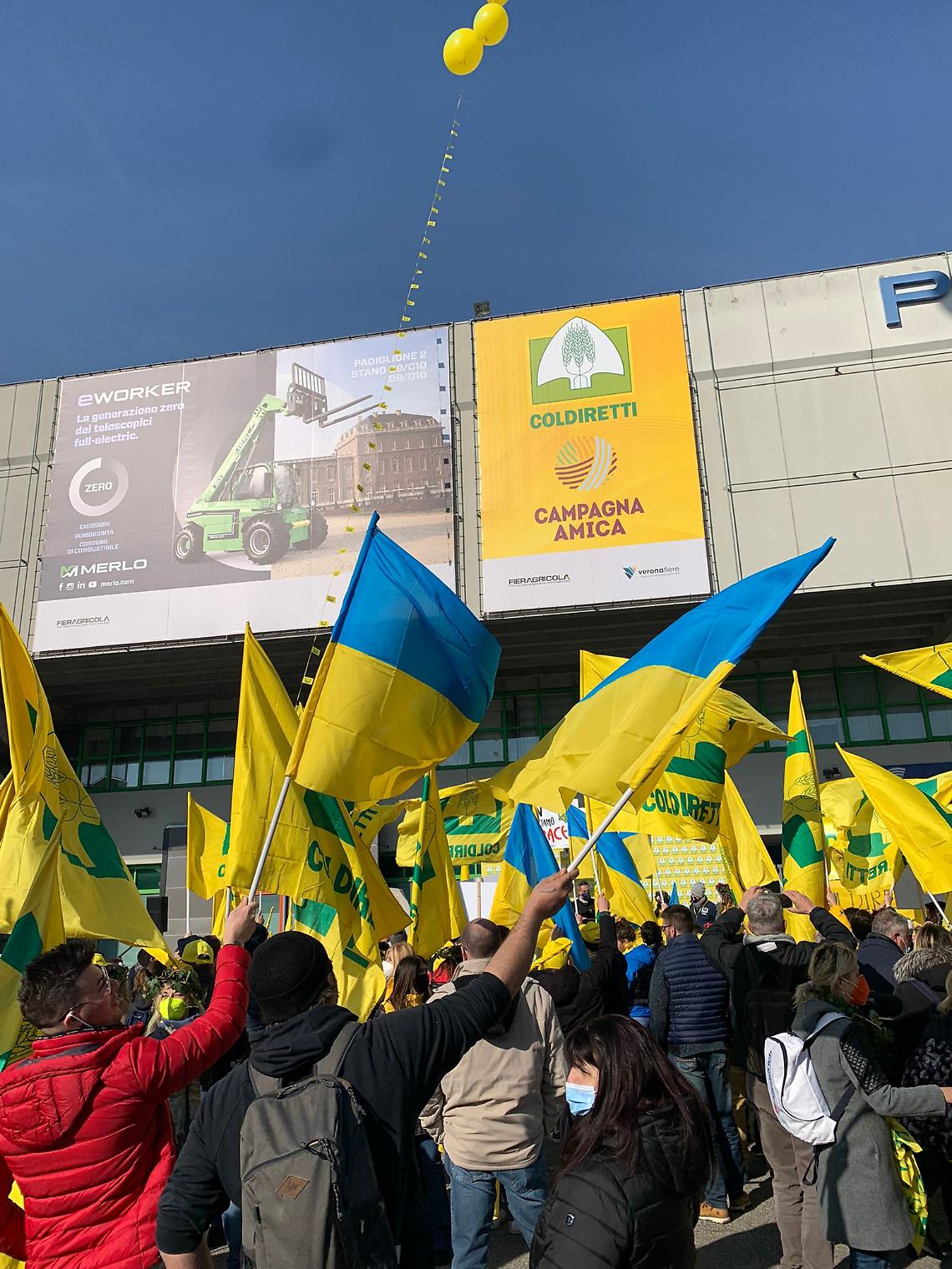 SIT IN FIERA(1)