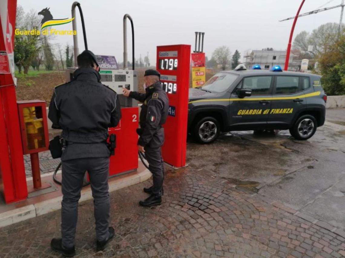 Carburante-annacquato-a-Colceresa-Vicenza-GdF-in-azione-768x576