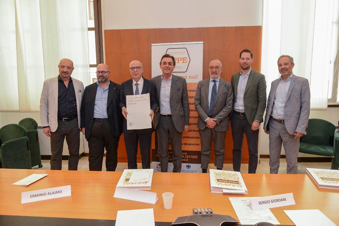 Carta dei valori ristorazione_foto di gruppo