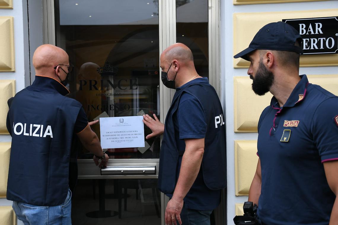 sospesa licenza Prince Lounge Bar