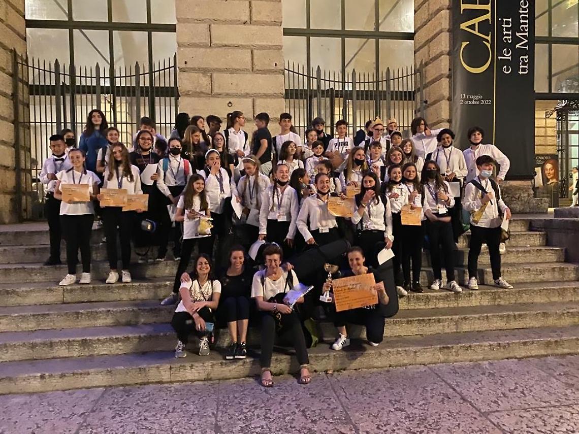 pag. 9 taglio basso breve 2 piove di sacco concorso musicale