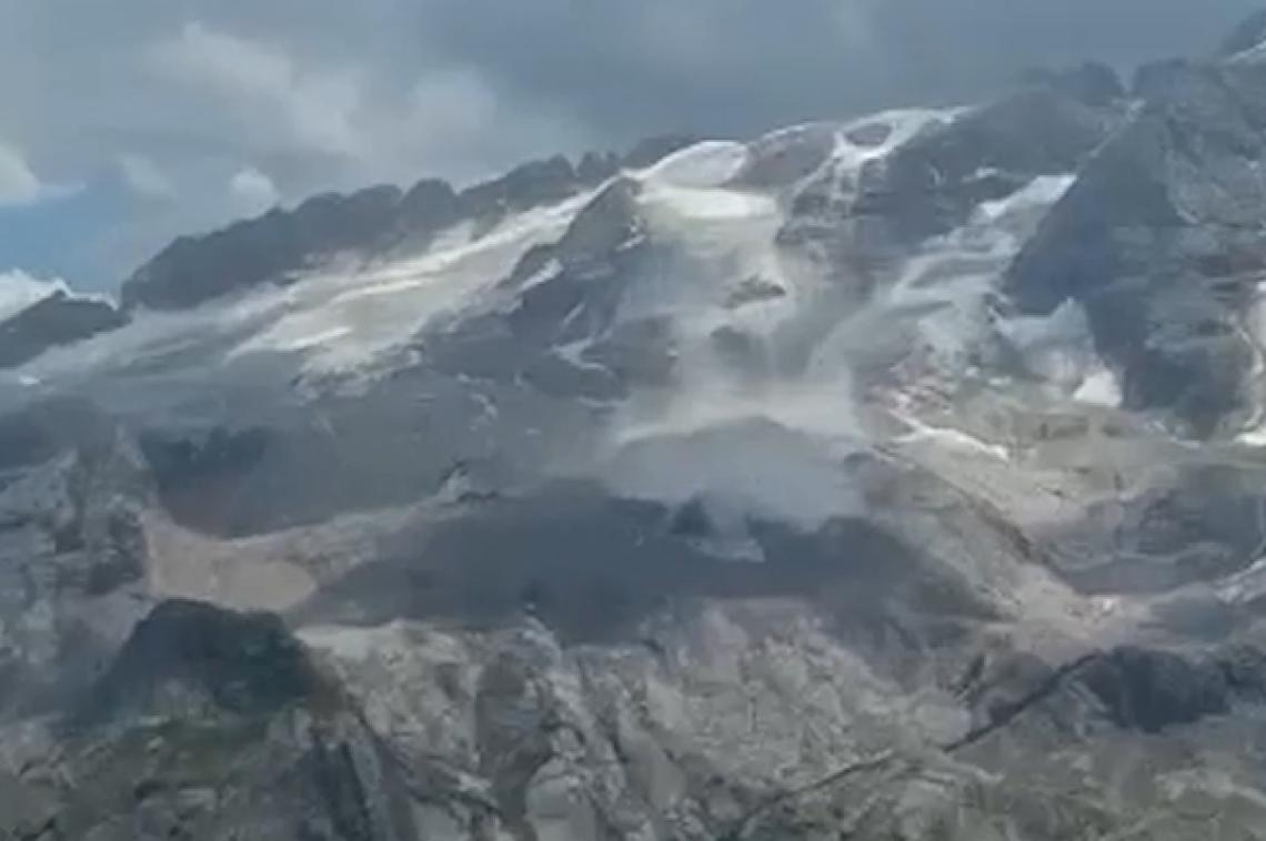 seracco marmolada crollo