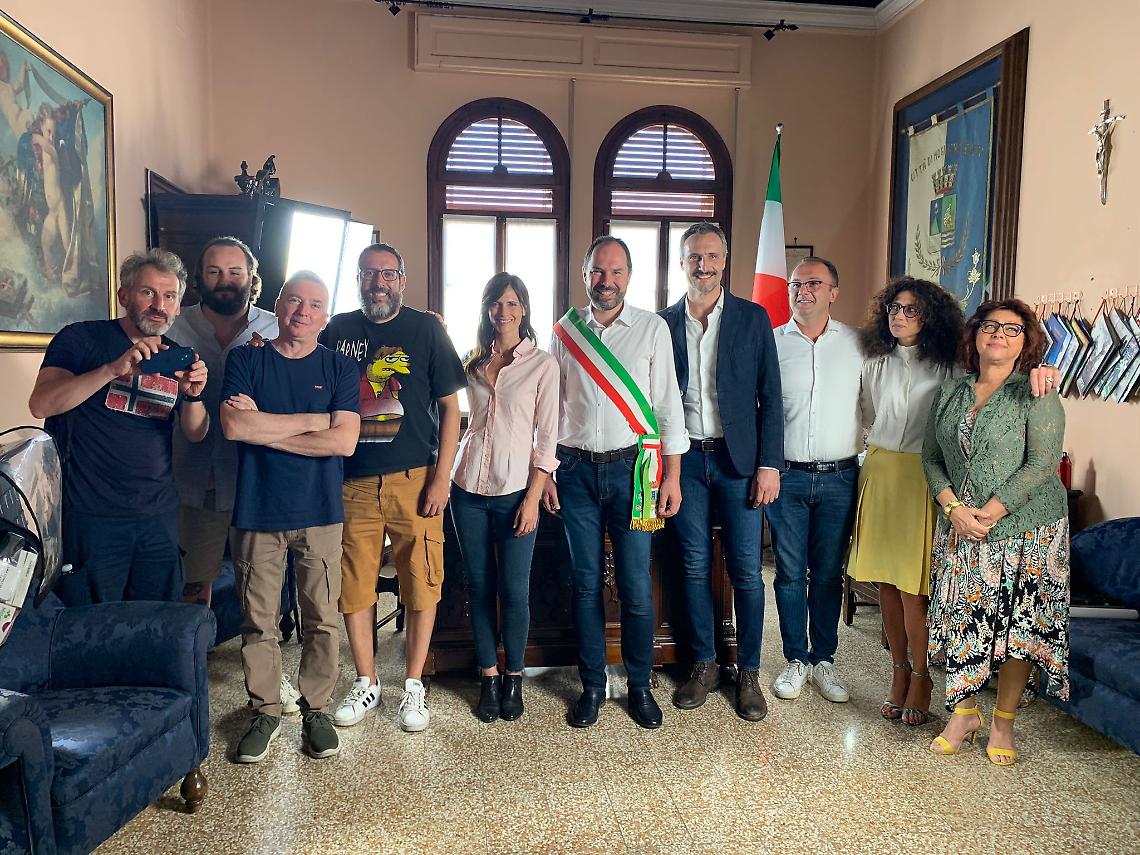 Sindaco Bortolato, Assessori e parte della troupe di Restera Produzioni mogliano veneto