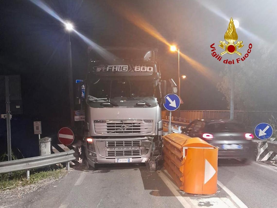 limena camion incastrato 01