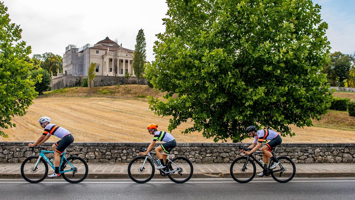 Giro del Veneto davanti alla Rotonda