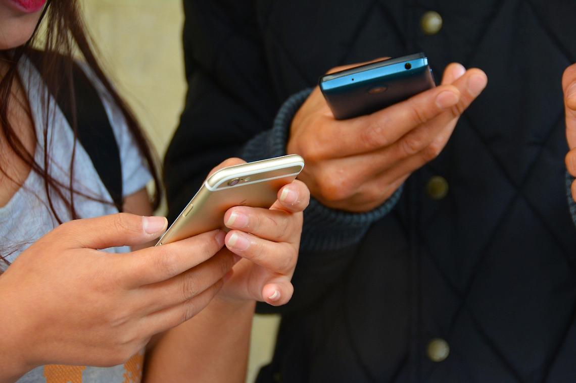 “Silenzio digitale” negli asili di Padova: stop ai cellulari per insegnanti e educatori