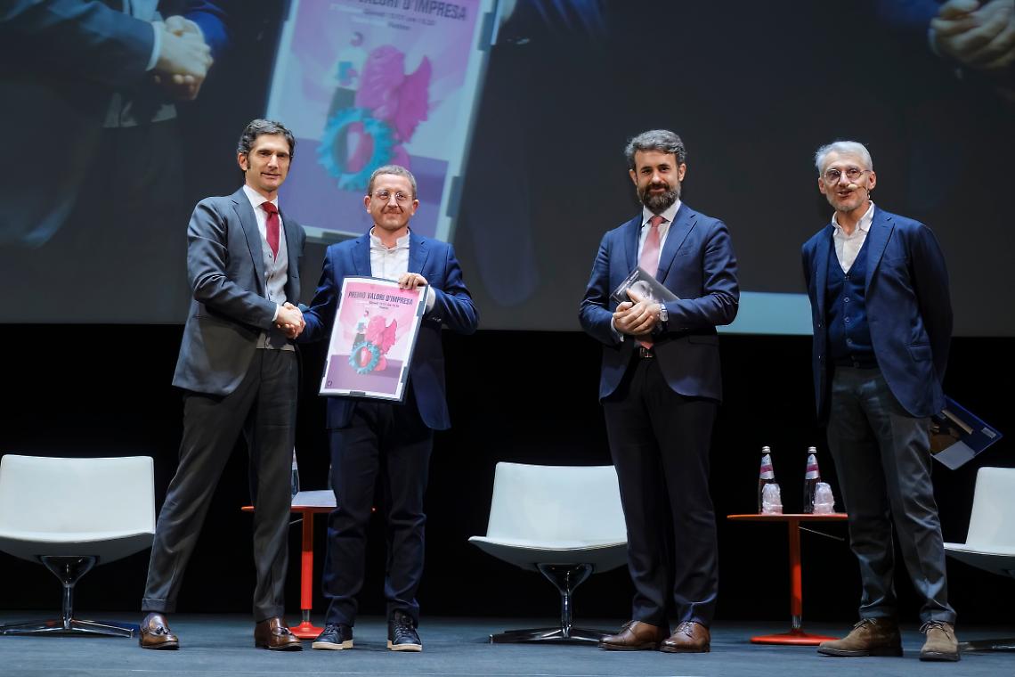 Da sx Destro_ Ebhardt, vincitore del premio storie d'impresa_Viafora _Palomba