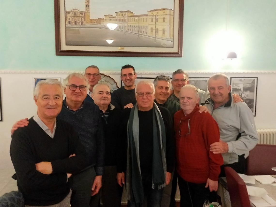 Il direttivo Aiac Rovigo con al centro il presidente Aiac Veneto Luciano Genovese