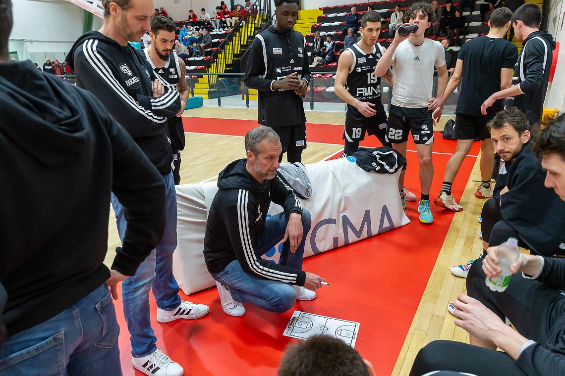 coach Mian