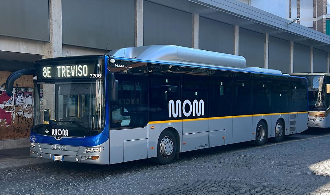Ultima campanella, biglietto scontato: viaggi in regola per gli studenti sugli autobus MOM