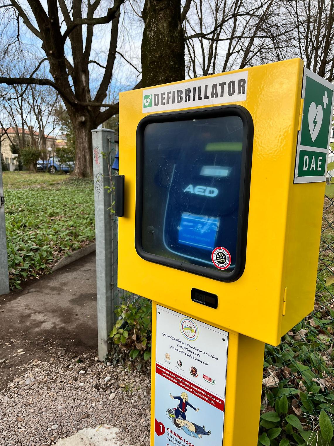 Verona, Siv dona un defibrillatore al Centro Tommasoli di Borgo Venezia