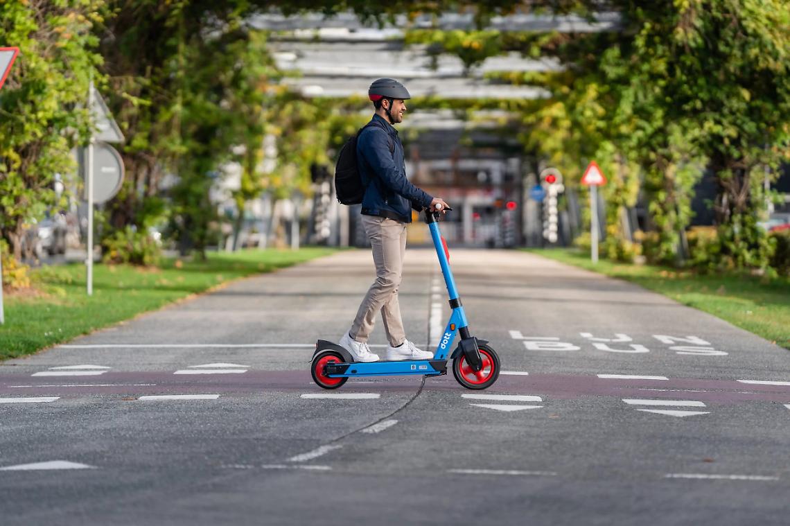 Padova, mobilità green in corsa: monopattini Dott gratis per chi usa bus e tram fino al 2025