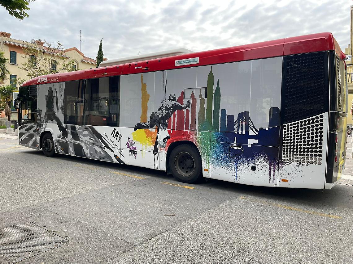 Autobus APS Holding_Any per Super Walls 2023 (4)