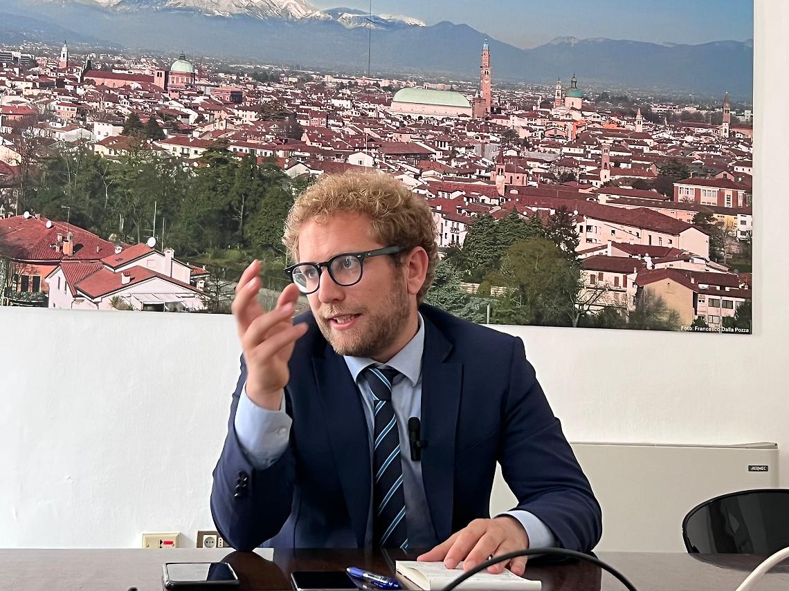 Possamai tavolo poster vicenza