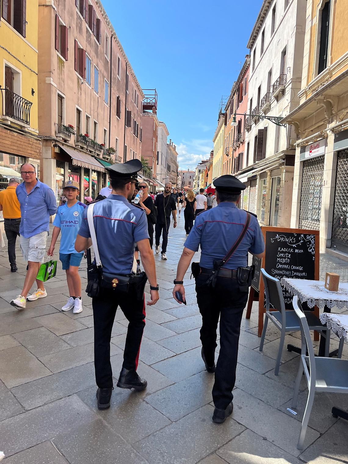 Borseggi a Venezia, 23 misure cautelari tra arresti e divieti di dimora