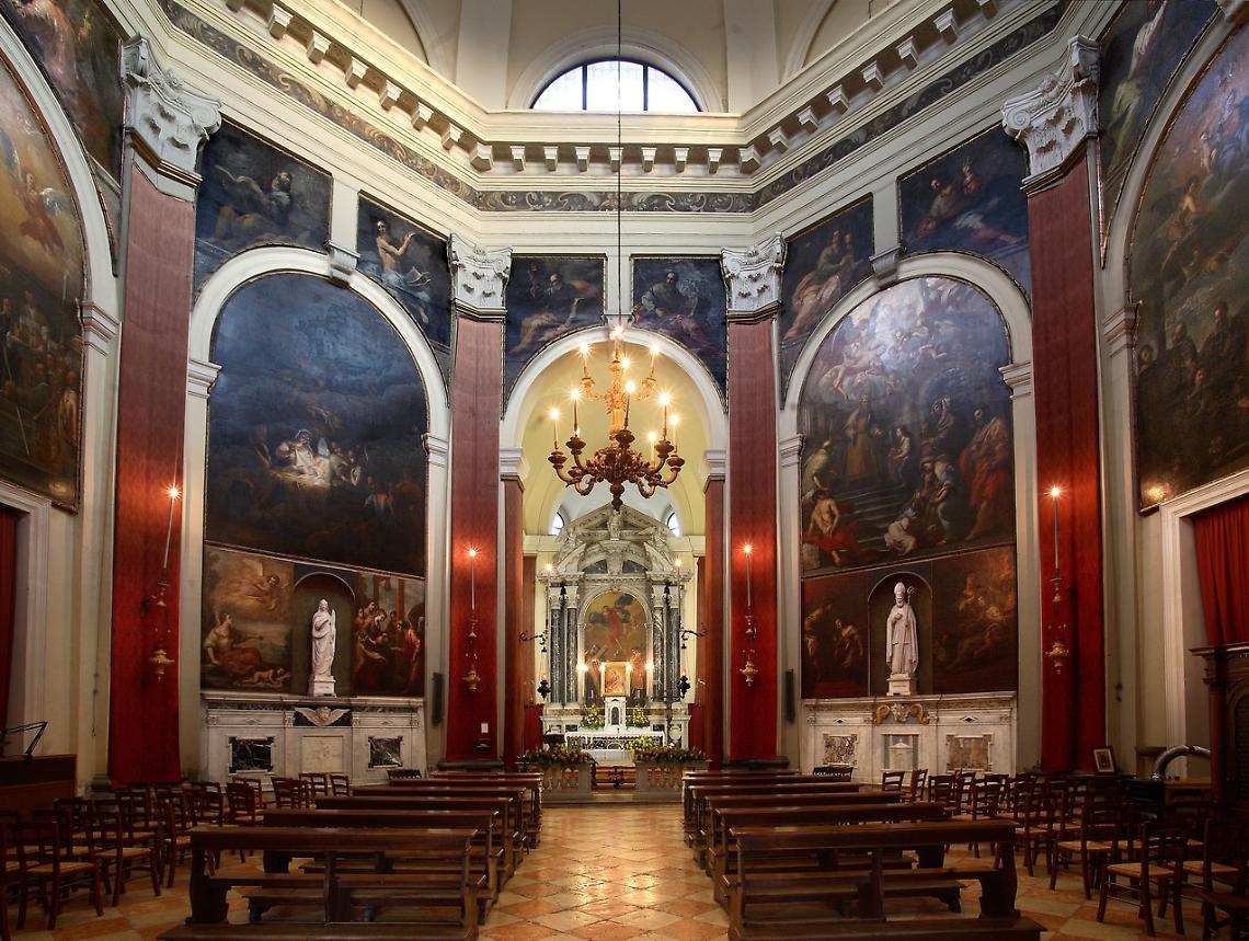 Chiesa Beata Vergine della Salute interno