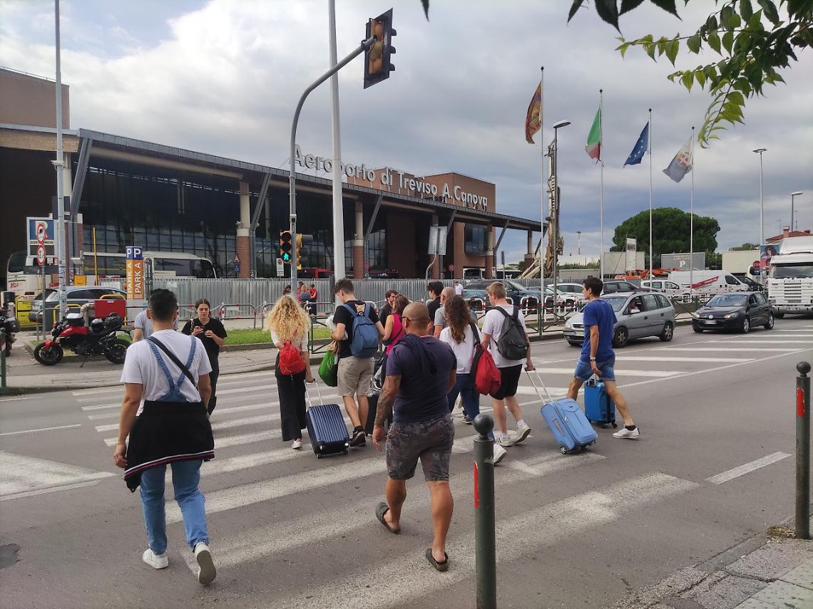 aeroporto canova