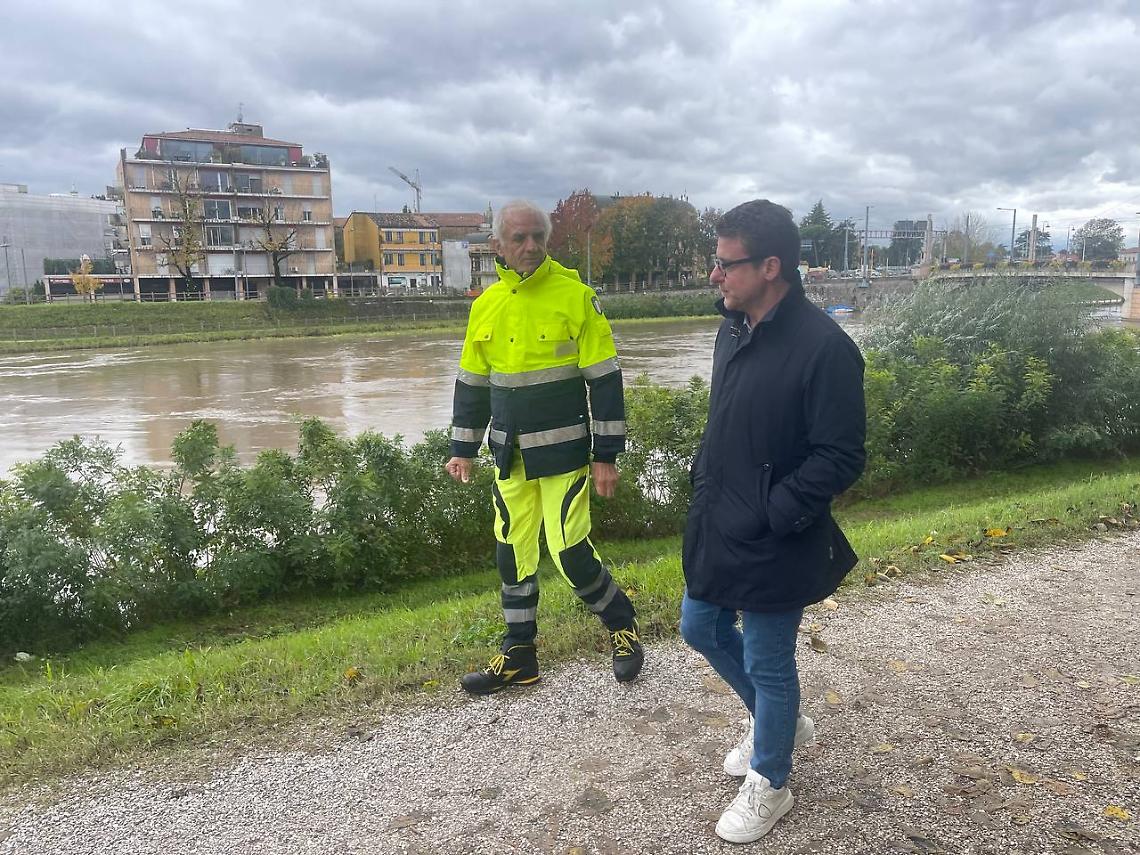 bacchiglione padova piena